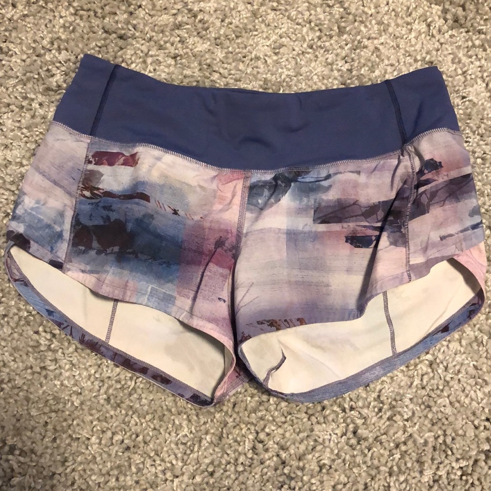 patterned lululemon shorts !!